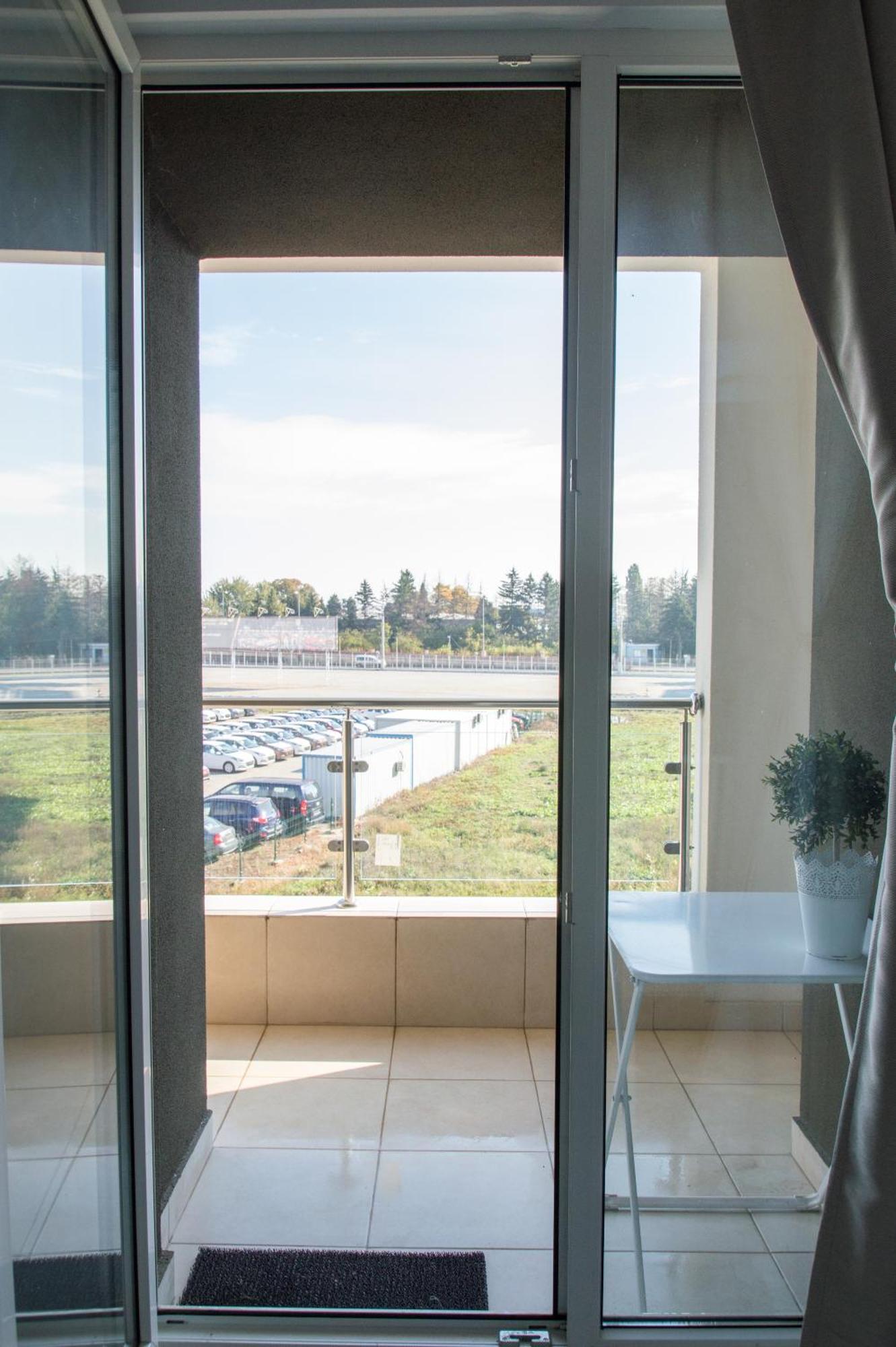 Airport Residence - 5 Mins From Airport 오토페니 외부 사진